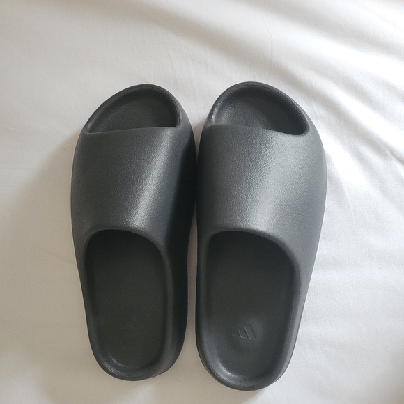 Granite Yeezy Slides - Picture 3 of 3